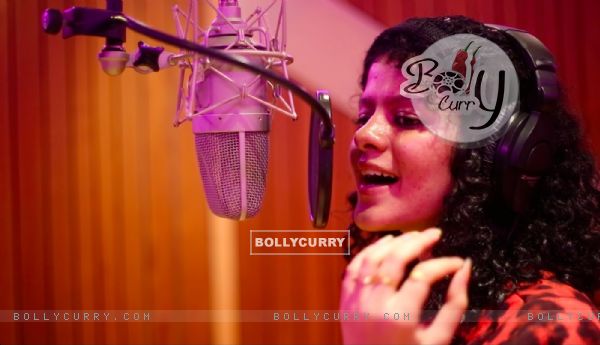 PALAK MUCHHAL CRIED UNCONTROLLABLY AT RECORDING STUDIO