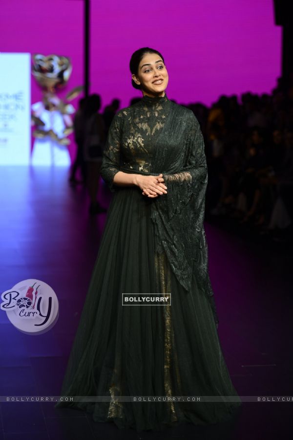 The cute Genelia Dsouza at Lakme Fashion Show 2016 - Day 4