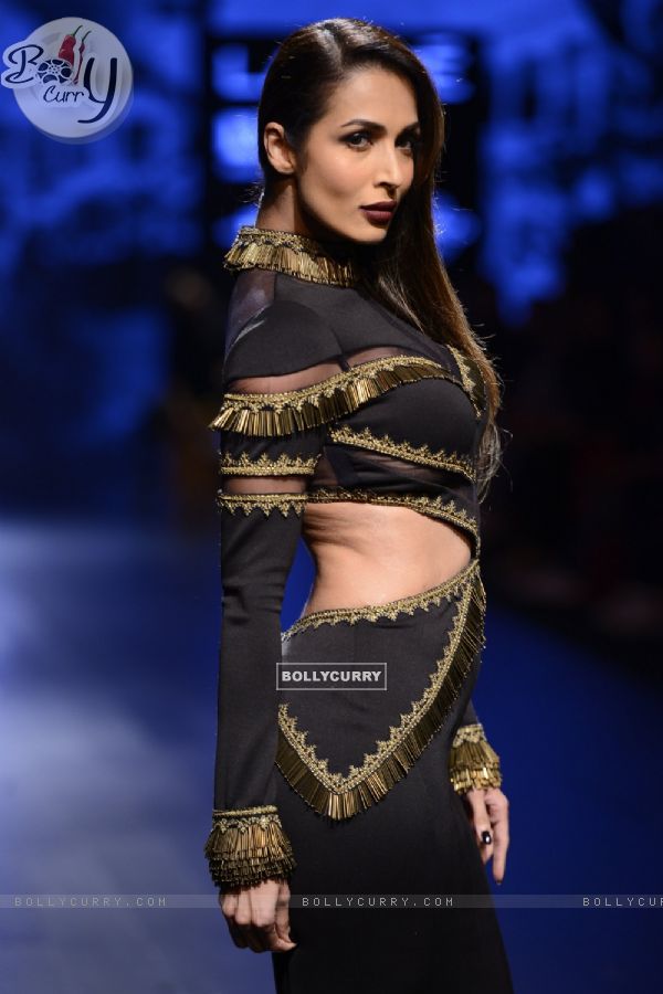 Day 4 - The sizzling Malaika Arora Khan at Lakme Fashion Show 2016