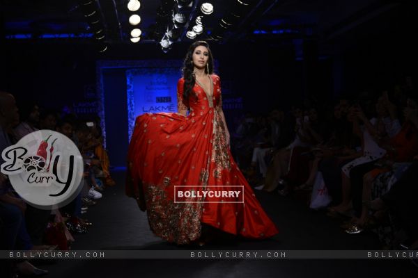 Day 5 - Karisma Kapoor walks the ramp at Lakme Fashion Show 2016