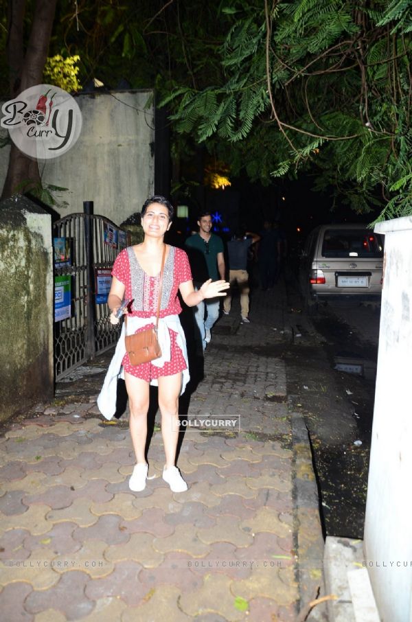 Aamir Khan Snapped with his Dangal Daughters at Hakkasan!