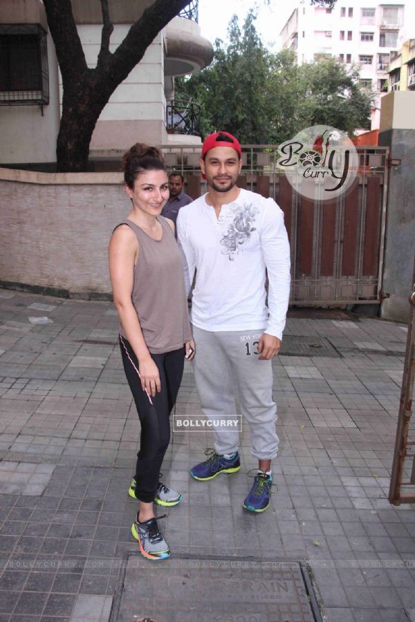 Kunal Khemu and Soha Ali Khan Snapped post leaving the Gym