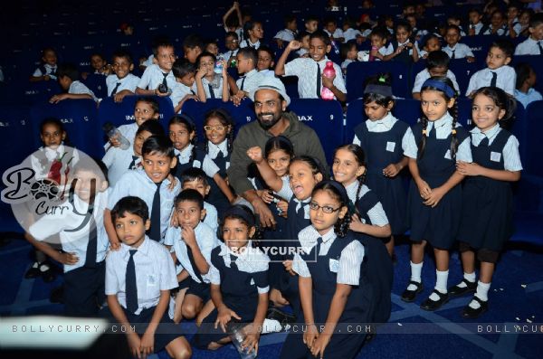 Remo Dsouza hosts a special screening of A FLYING JATT for Kids! (418412)