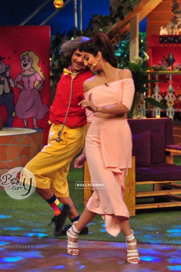 BollyCurry : Shilpa Shetty and Sunil Grover dances at Promotion of 'Super  Dancer' on set of The Kapil Sharma Show