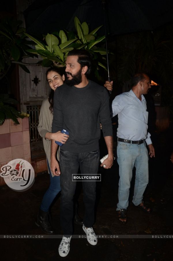Riteish Deshmukh and Genelia D'Souza snapped post dinner