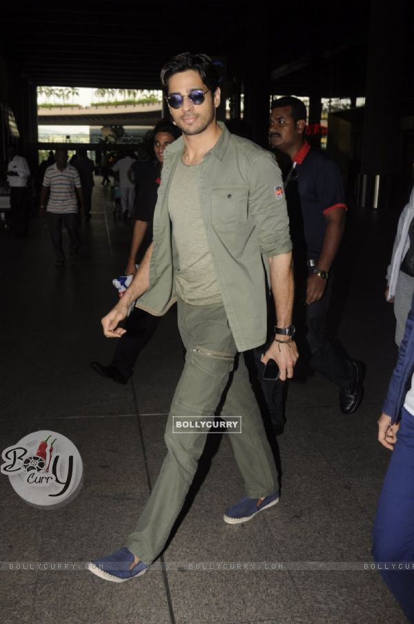 Airport Diaries: Sidharth Malhotra