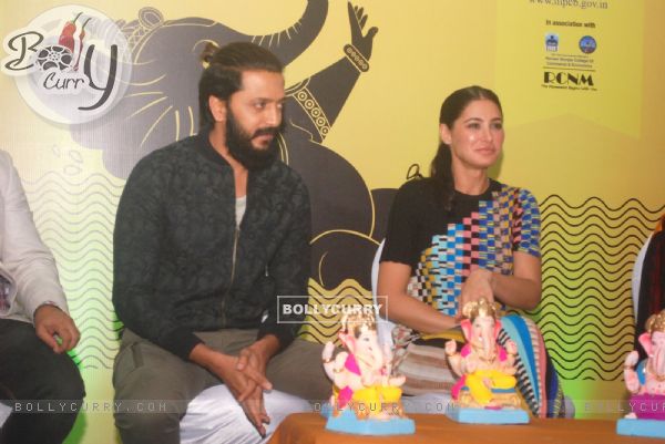Riteish and Nargis Promotes 'Banjo' at Times Ganesh Event (418839)