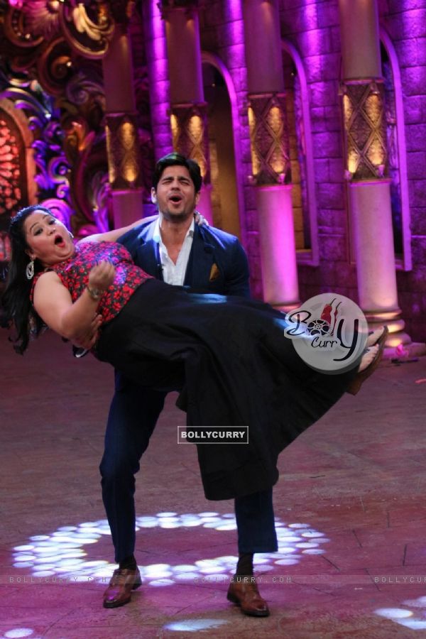 Sidharth Malhotra and Bharti Singh at Promotion of 'Baar Baar Dekho' on Comedy Nights Bachao