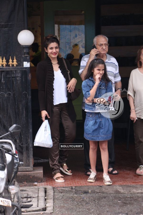 Raveena  Tandon snapped with her family!