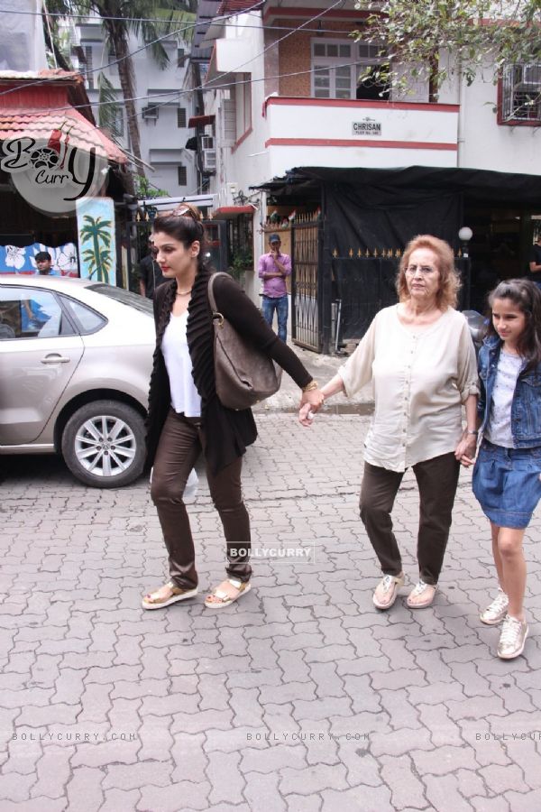 Raveena  Tandon snapped with her family!