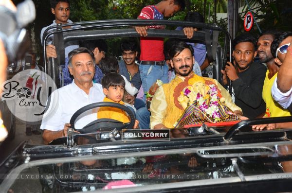 Suresh Oberoi, Vivek Oberoi and Family Bid Farewell to 'Ganpati Bappa'
