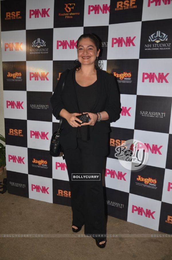Pooja Bhatt at Special screening of Film 'Pink' at Sunny Super Sound (419977)