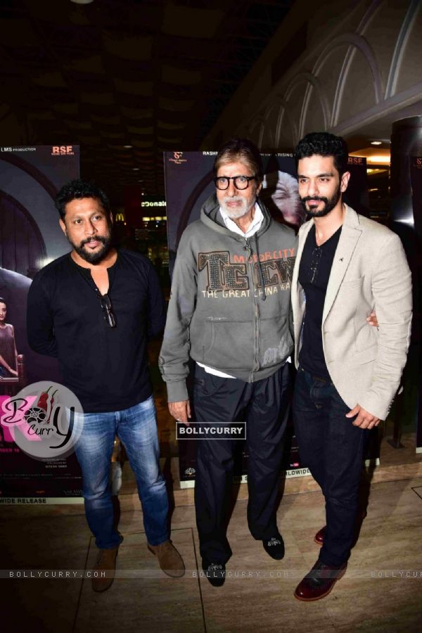 Amitabh Bachchan, Angad Bedi and Shoojit Sircar at Premiere of PINK in Delhi (420158)