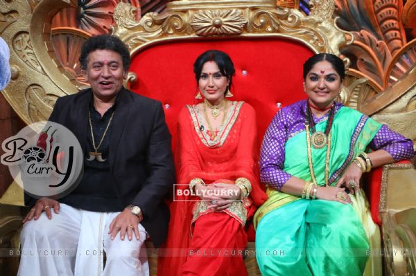 Uday Tikekar, Kamya Punjabi and Indira Krishnan visits on set of Comedy Nights Bachao