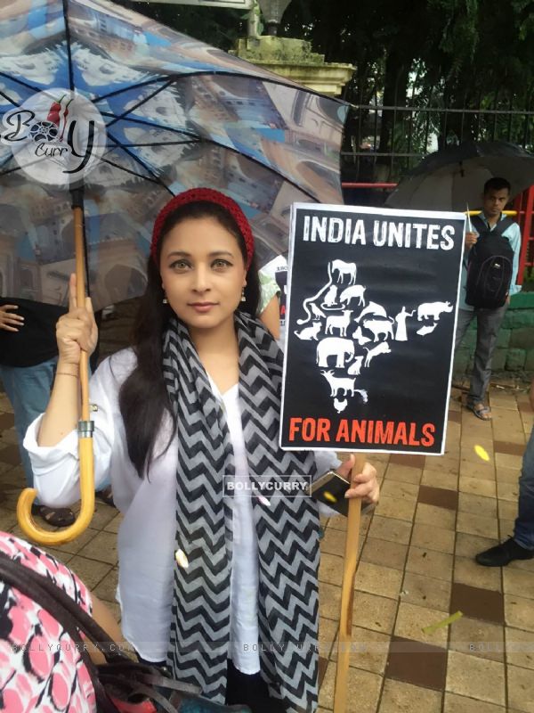 Sharbani Mukherjee come out to support India Unites for Animals