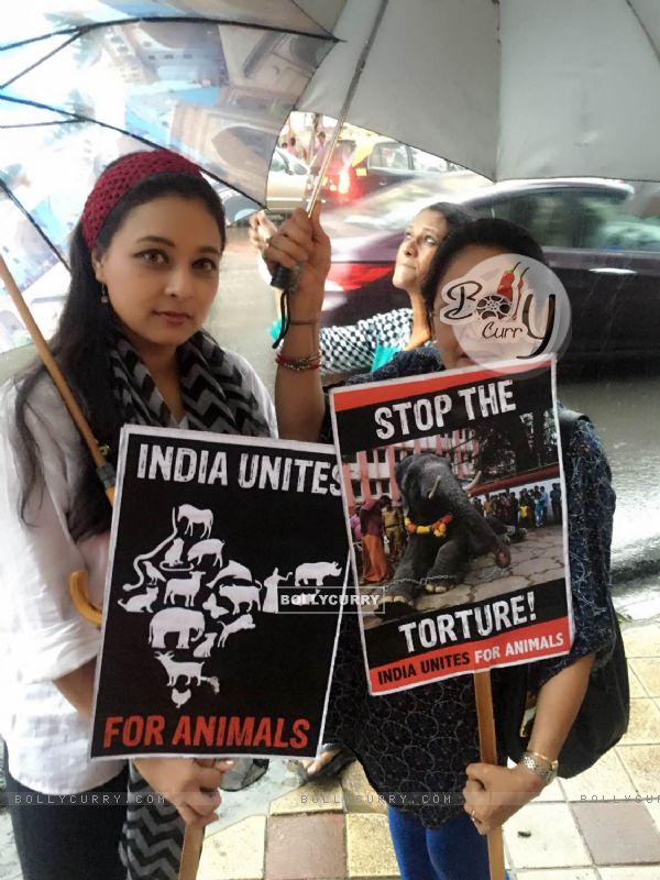Sharbani Mukherjee come out to support India Unites for Animals