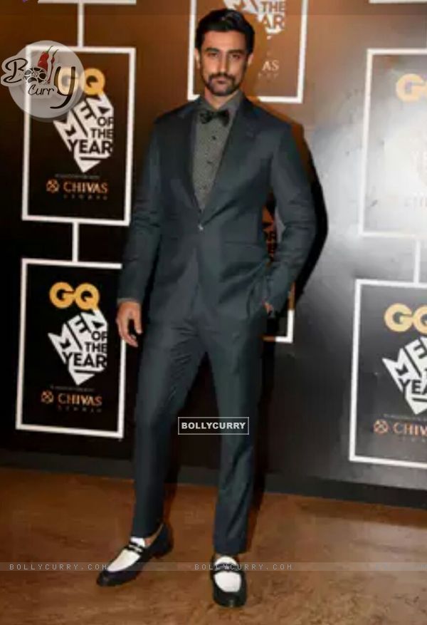 Kunal Kapoor looked like a complete heart-throb at the GQ Awards