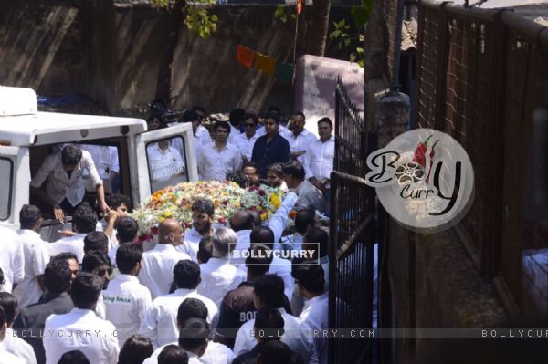 Suniel Shetty's father's funeral!