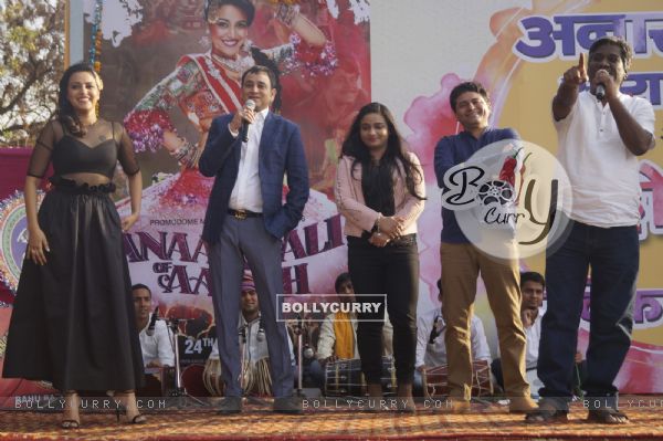 Swara Bhaskar Performs at Music Launch of 'Anarkali of Aarah'