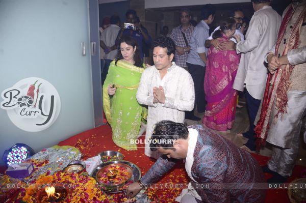 Sachin Tendulkar and other celebs at Anu Malik's 'Mata Ki Chowki'