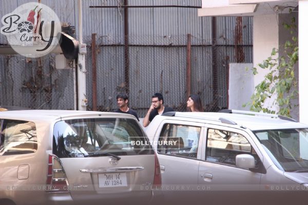 #Whoa: Sushant Singh Rajput takes Kriti Sanon on a drive in his new car!