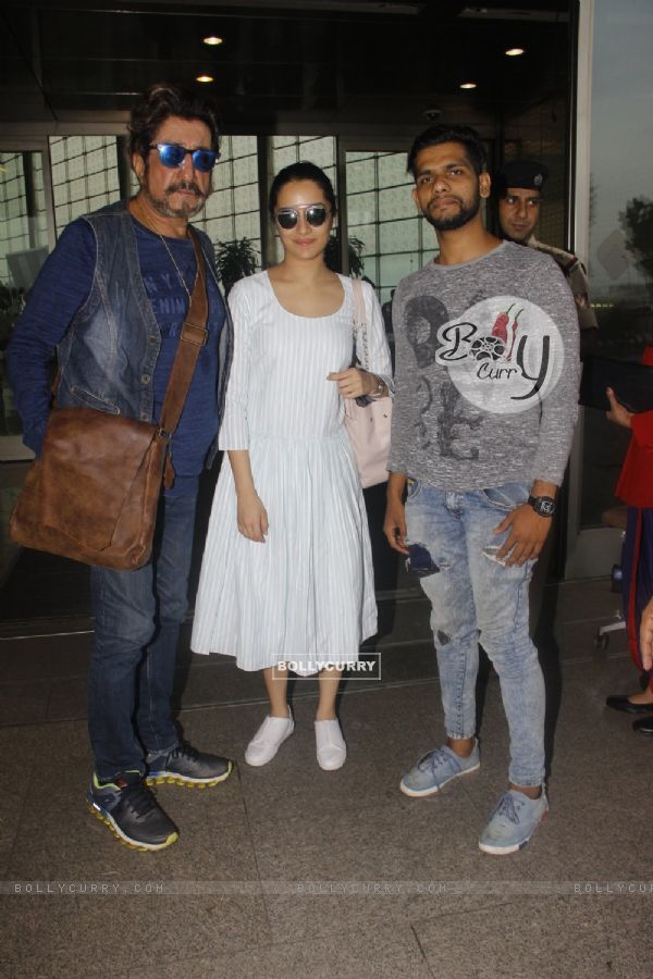 Shakti Kapoor and his daughter Shraddha Kapoor snapped at the airport!