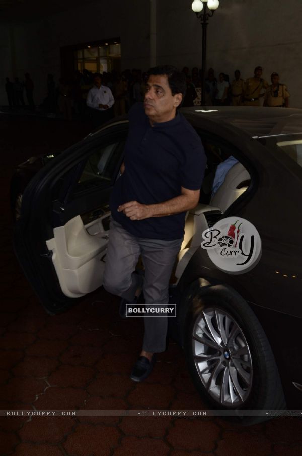 Celebs attend Prayer Meet of Vinod Khanna