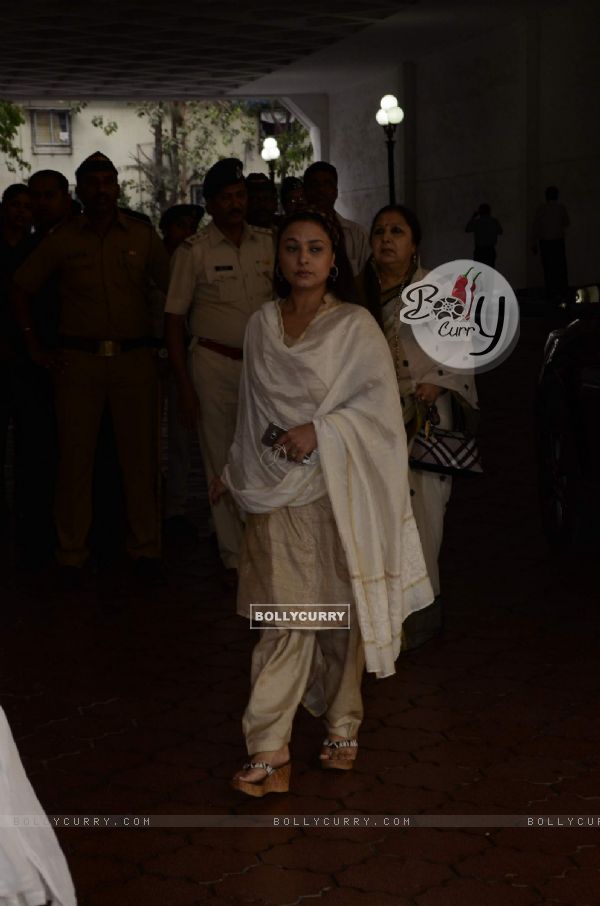 Celebs attend Prayer Meet of Vinod Khanna