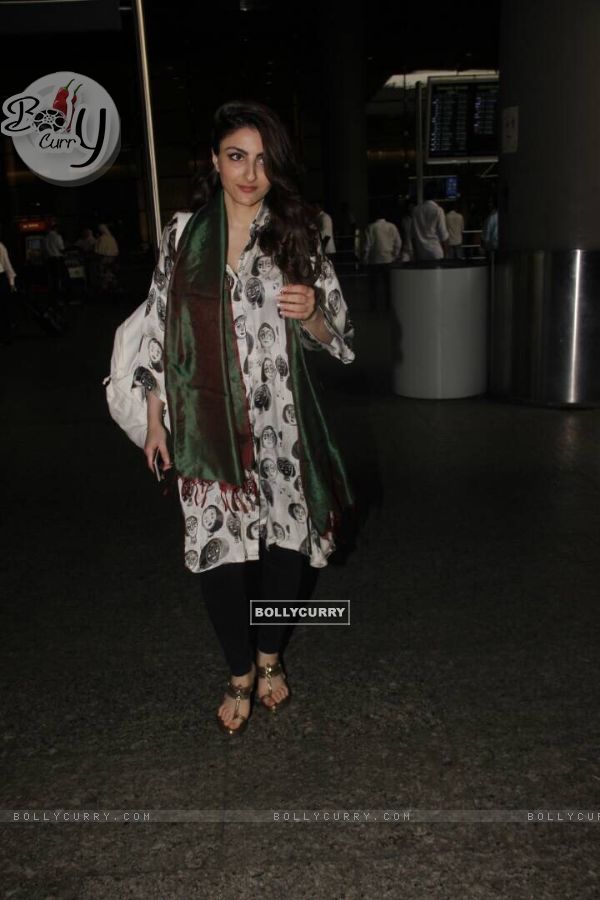 Soha Ali Khan snapped at airport!