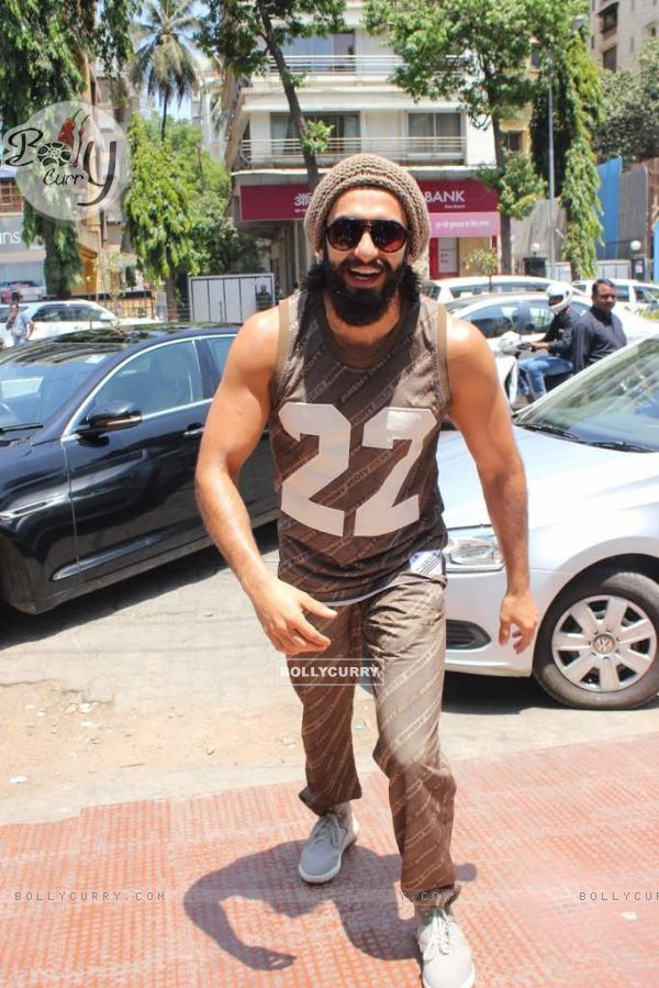 The highly energetic actor Ranveer Singh snapped outside his GYM!