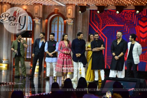Golmaal Again Team on the sets of The Great Indian Laughter Challenge (430332)