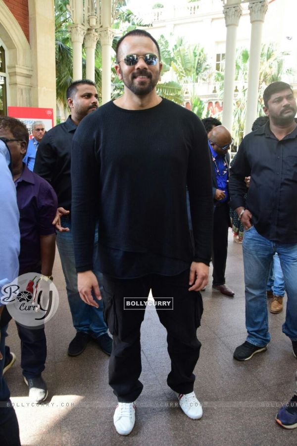 Rohit looks uber cool in this black attire