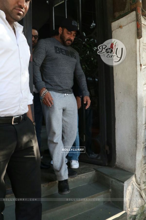 Salman Khan leaving an eatery in Bandra