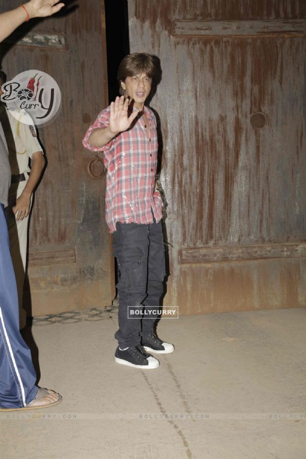 Shah Rukh Khan arrives at his birthday bash