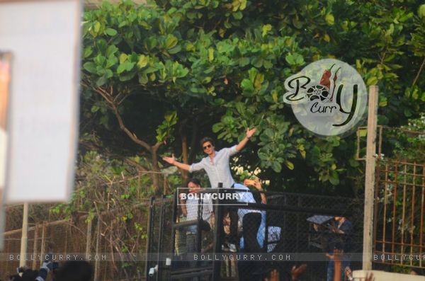 Shah Rukh Khan's signature pose