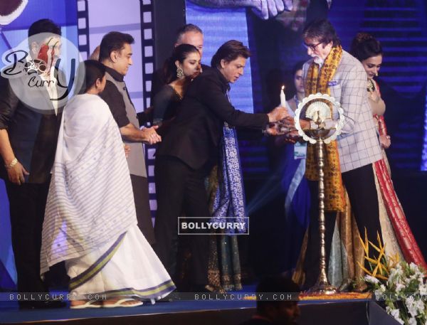 Big B, Shah Rukh & Kajol lights the lamp
