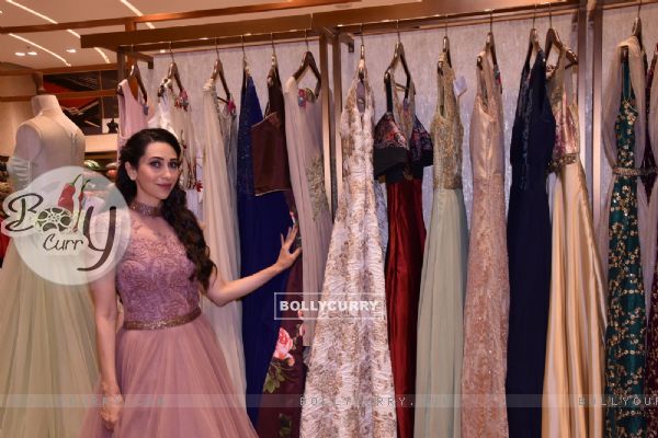 Karisma Kapoor's delightful appearance at a mall