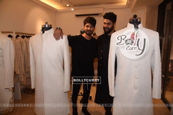 Stylish Shahid Kapoor at Kunal Rawal's Store Launch