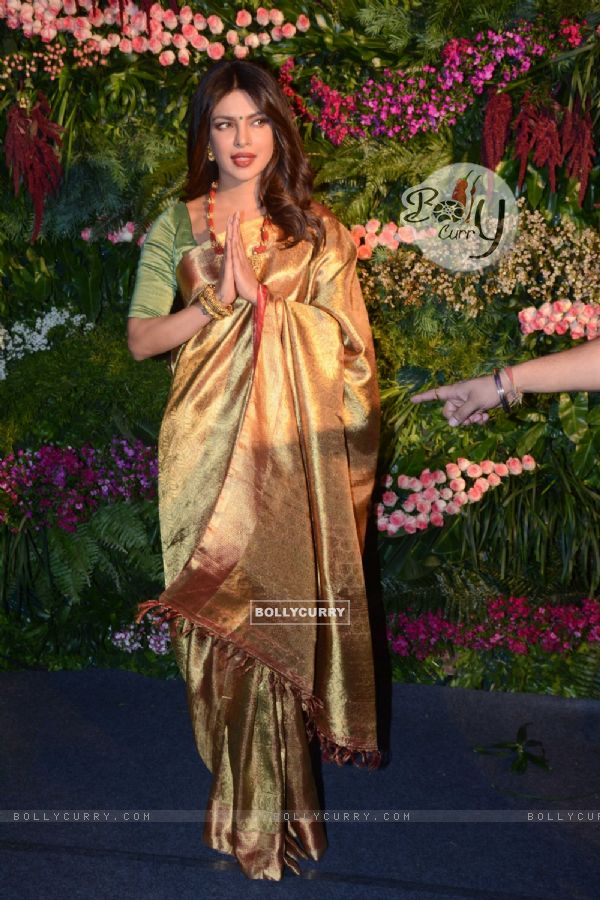 SRK, Priyanka, Ranbir, Katrina, Varun, Kriti and others at the Reception