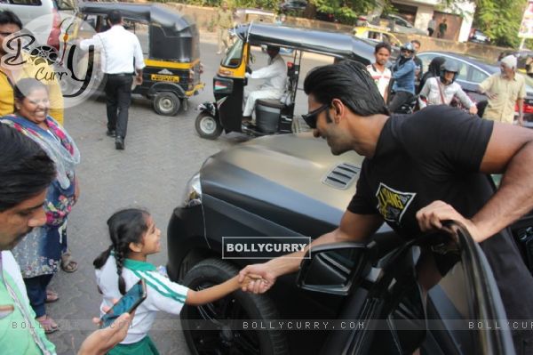 Ranveer Singh greets a little fan