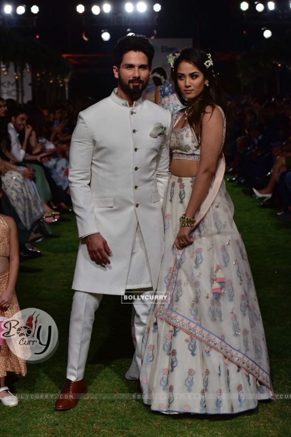 Dream Couple: Shahid - Mira sizzle at the ramp!