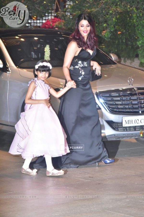 Shah Rukh, Aishwarya, Katrina, John at Ambani's Bash