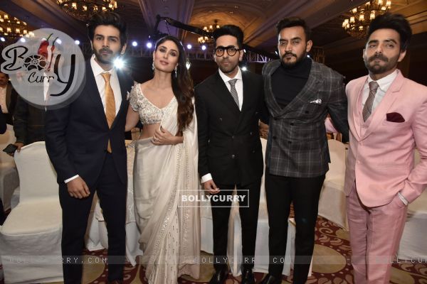 B-town celebs pose for a picture at Jashn-E-Youngistan 2018 awards