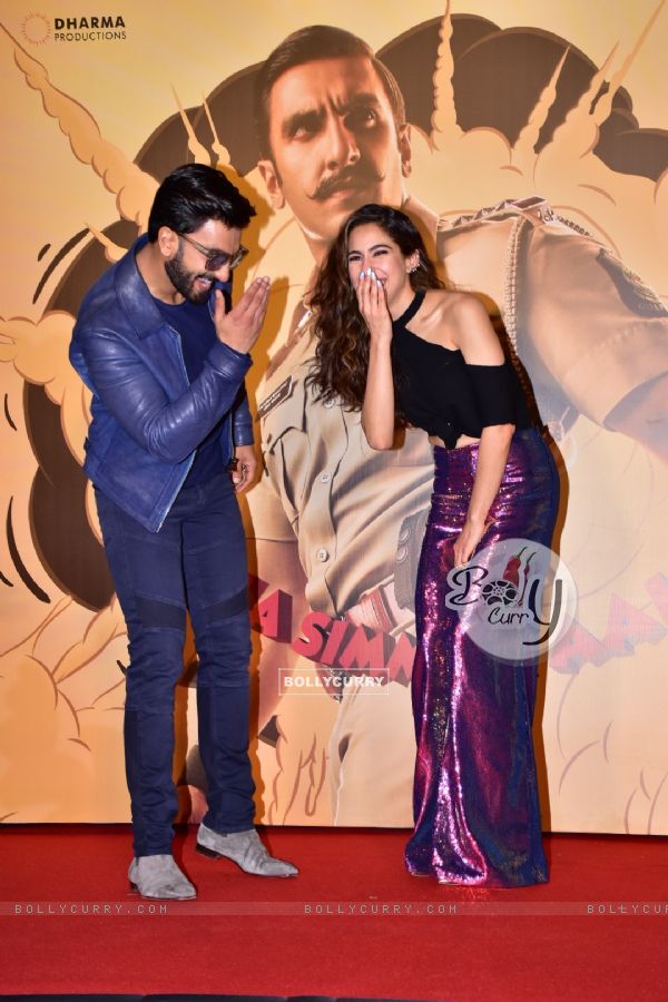 Ranveer-Sara snapped in candid moment at Simmba movie trailer launch