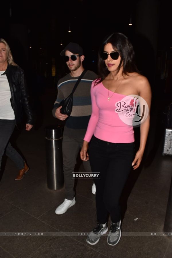 Priyanka Chopra and Nick Jonas Spotted at the Airport