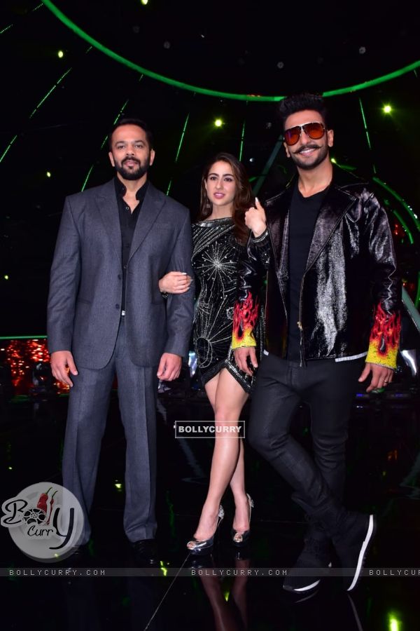'Simmba' cast pose on the sets of Indian Idol