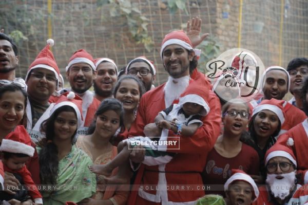 Kunal Kapoor snapped at Santa charity run