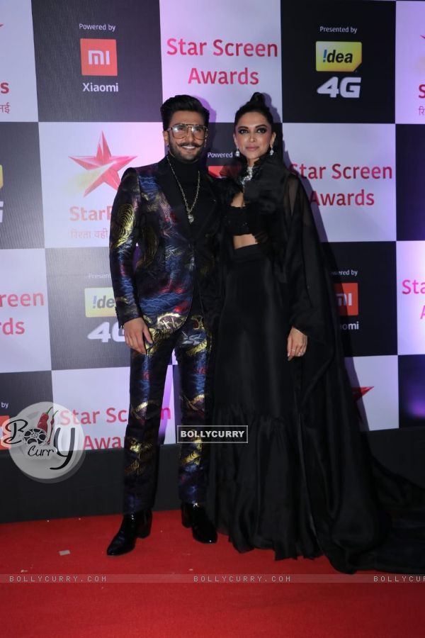 Ranveer Singh and Deepika Padukone at Star Screen Awards 2018