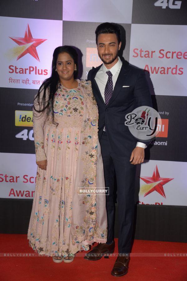 Aayush Sharma with wife Arpita Khan Sharma Star Screen Awards 2018