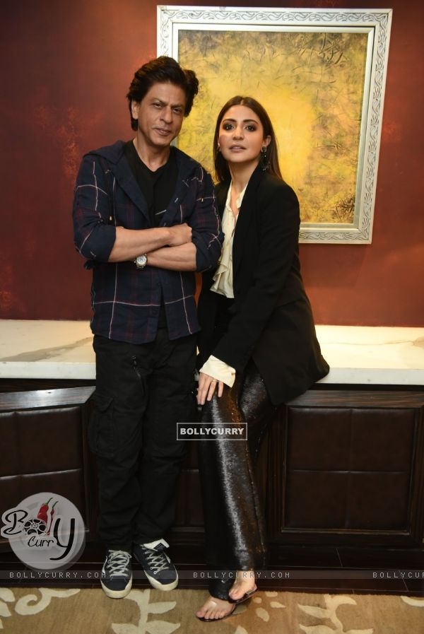 Shah Rukh and Anushka snapped at 'Zero' promotions (441711)